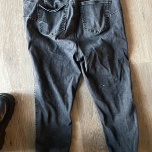 torrid super soft 18 crop bombshell skinny